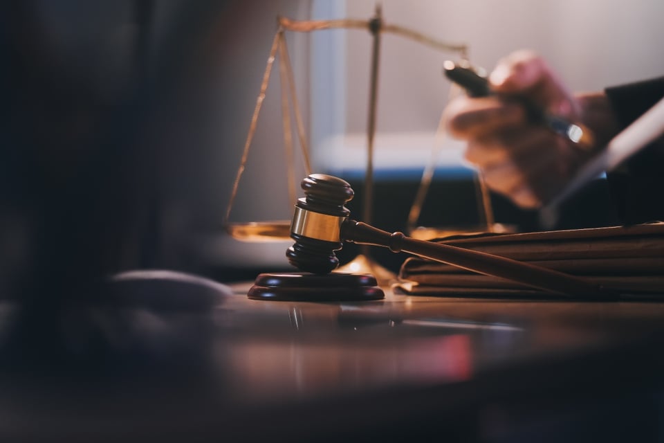 Jueza afirma que ICE deportó a un hombre con caso “sustancial” de ciudadanía