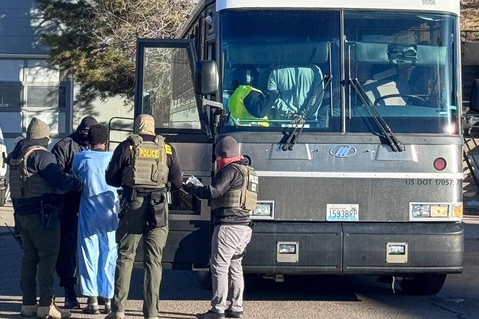 Error del ICE casi provoca deportación de mujer nativa americana