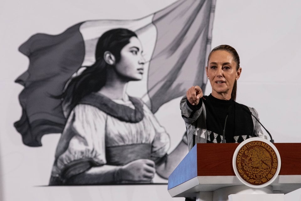 Sheinbaum critica violencia en marcha de la Generación Z y llama a manifestarse pacíficamente