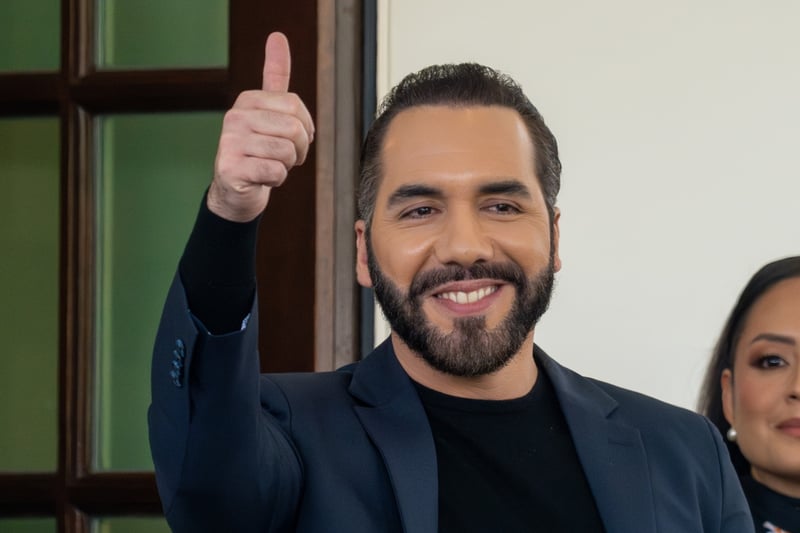 Bukele anuncia retorno de delegación humanitaria enviada a Jamaica
