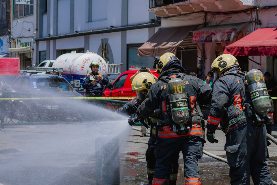 Explosión de pirotecnia en México deja tres muertos y decenas de casas dañadas