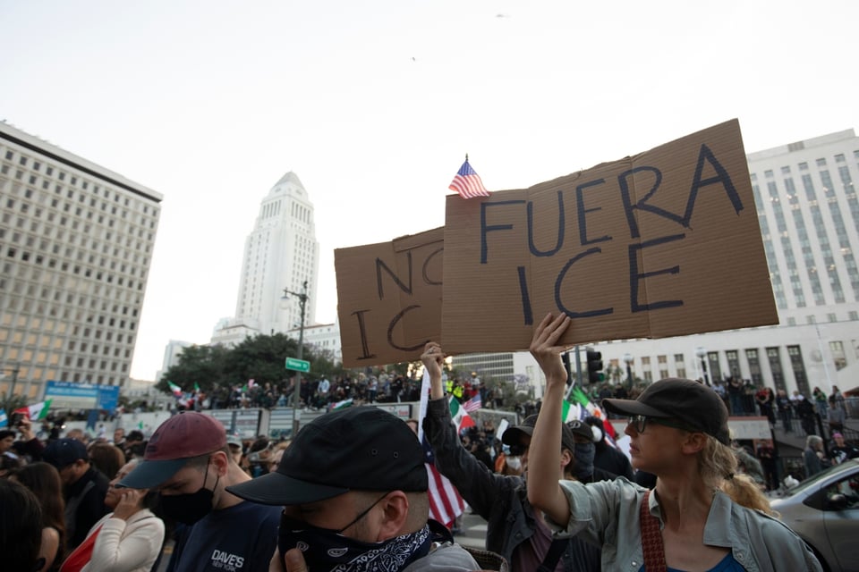 Múltiples detenciones tras operativos migratorios en Pomona