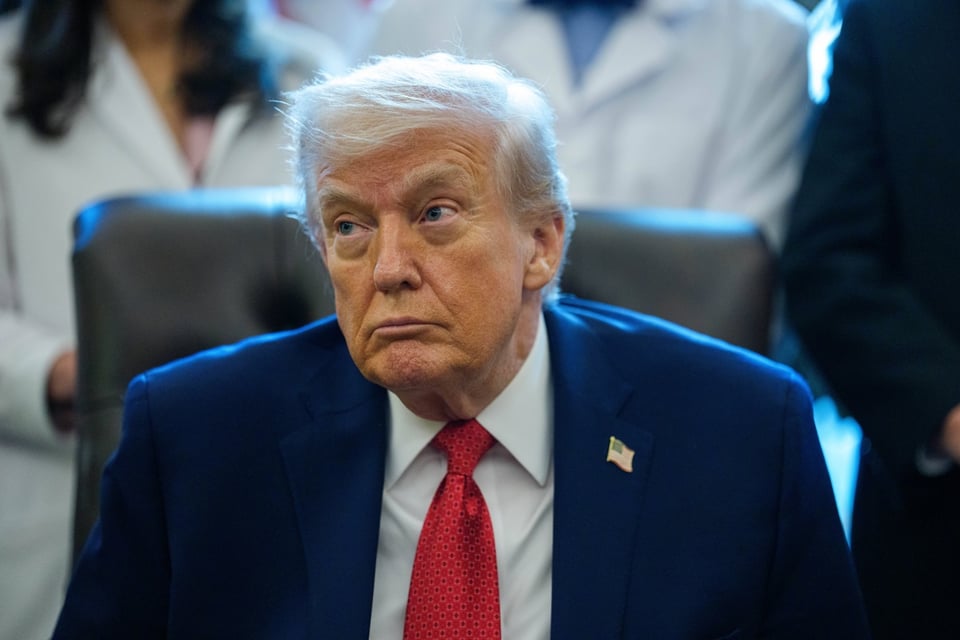 Trump firma orden para reclasificar el cannabis en EE.UU.