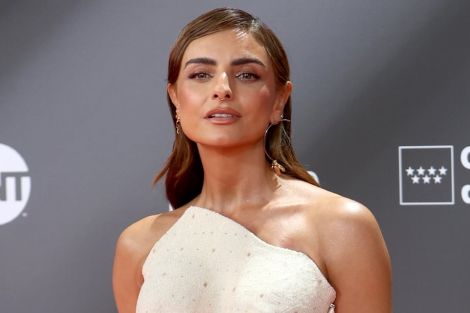 Aislinn Derbez conmueve al reaparecer tras la muerte de su madre con mensaje emocional featured image
