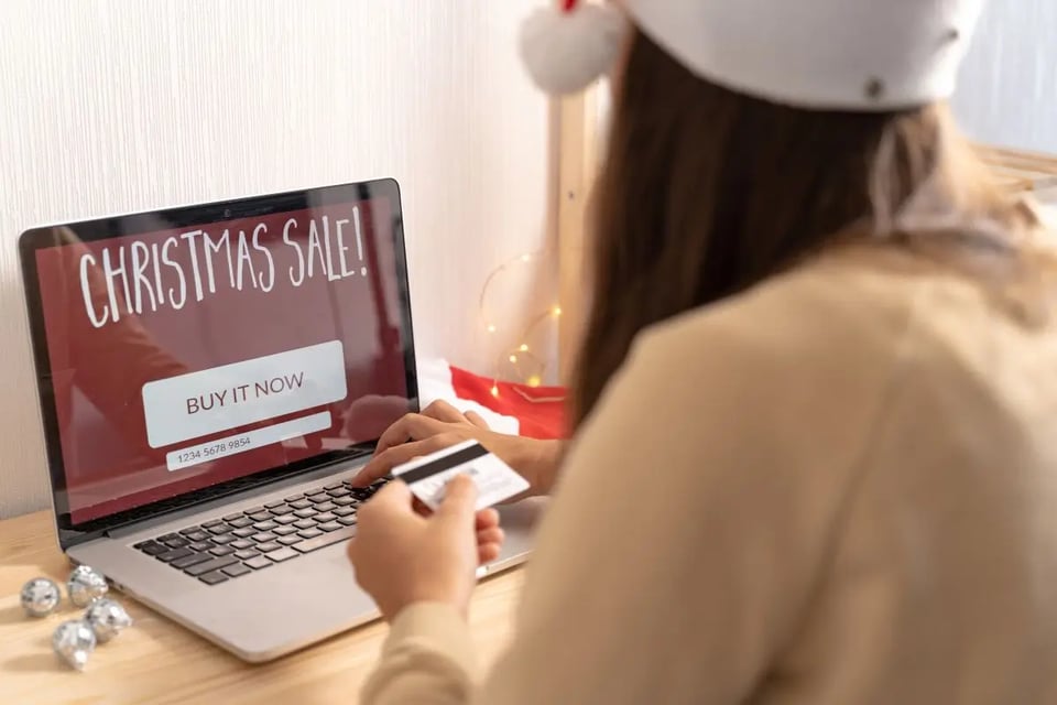 Beware of Online Holiday Deals! FBI Warns of Scams Targeting Gmail and Outlook Users