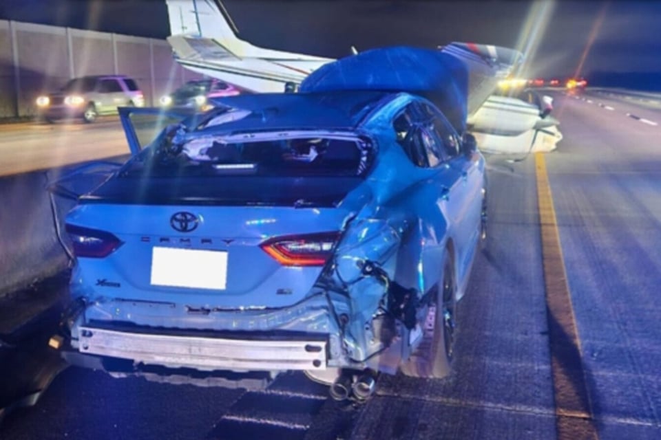 Avión cae, Padre e hijo, choque MundoNOW