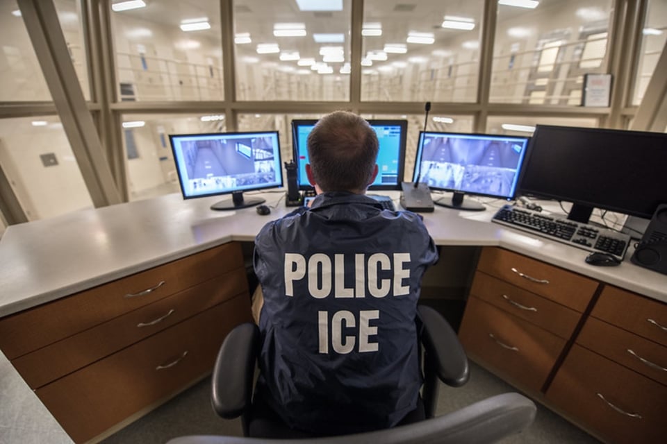 Legisladores de Nueva York impulsan paquete para restringir operaciones de ICE y ampliar protecciones civiles
