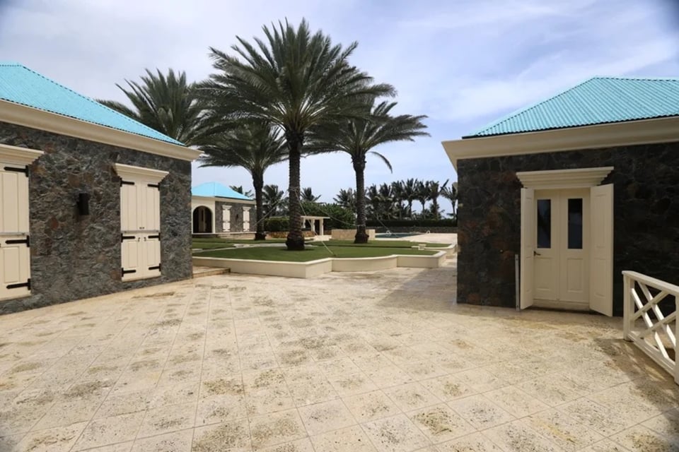 Demócratas publican imágenes inéditas de la isla de Epstein y reavivan la presión por transparencia