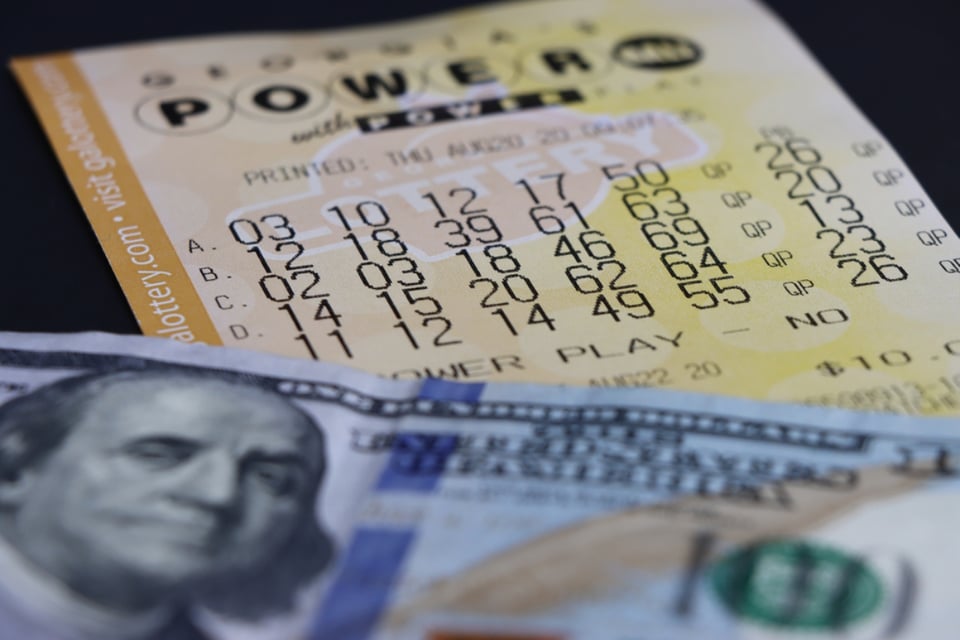 El premio del Powerball alcanza cifra histórica y se acerca a los 900 millones