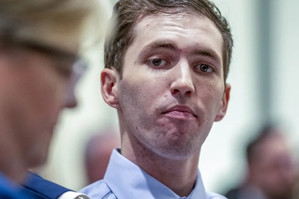 El presunto asesino de Charlie Kirk enfrenta su primera audiencia en una corte estadounidense featured image