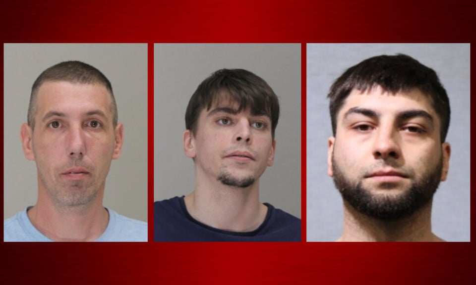 Detenidos tres inmigrantes por presunto fraude millonario con tarjetas de regalo en Texas