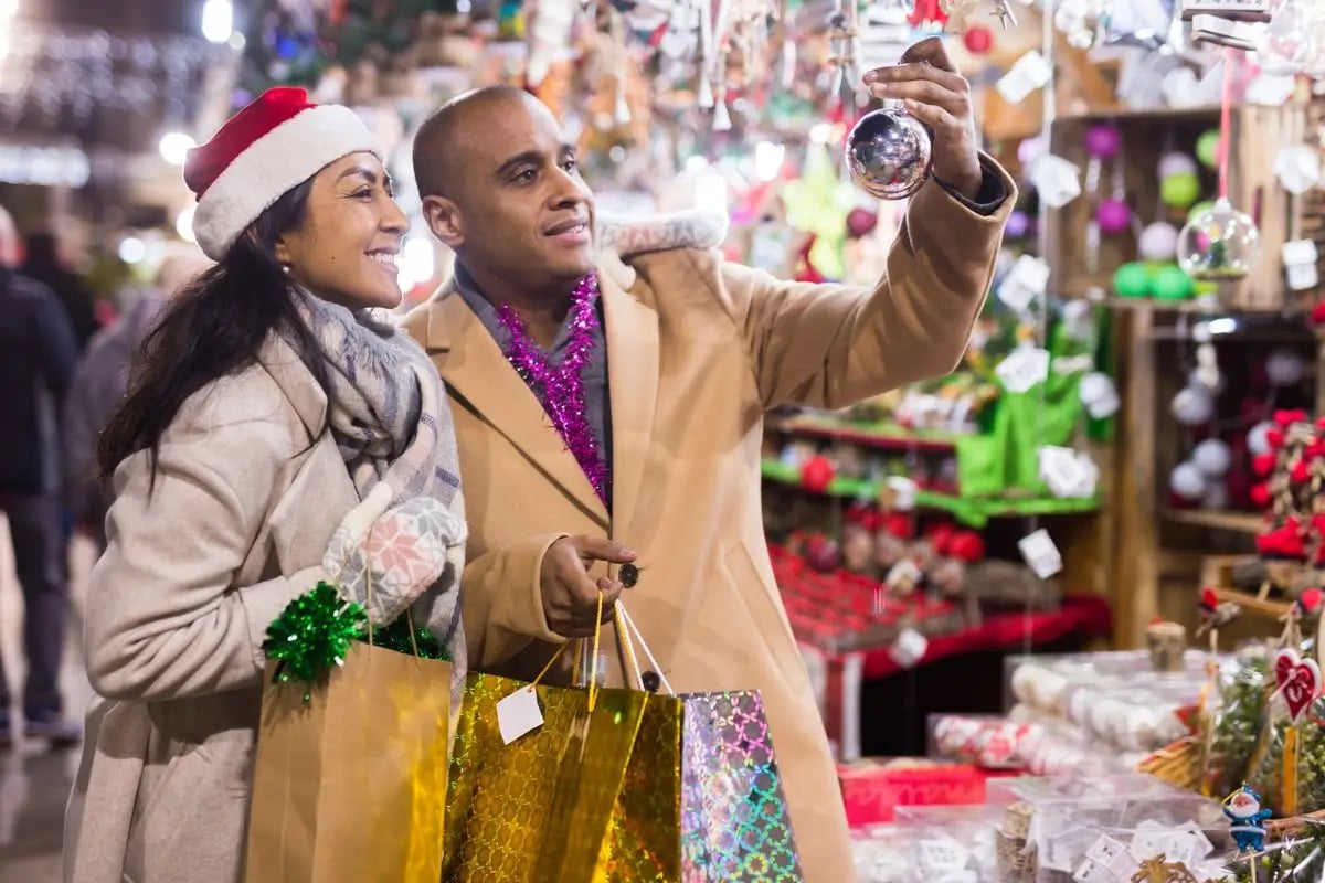 Cómo aprovechar las últimas ofertas del año sin caer en compras impulsivas