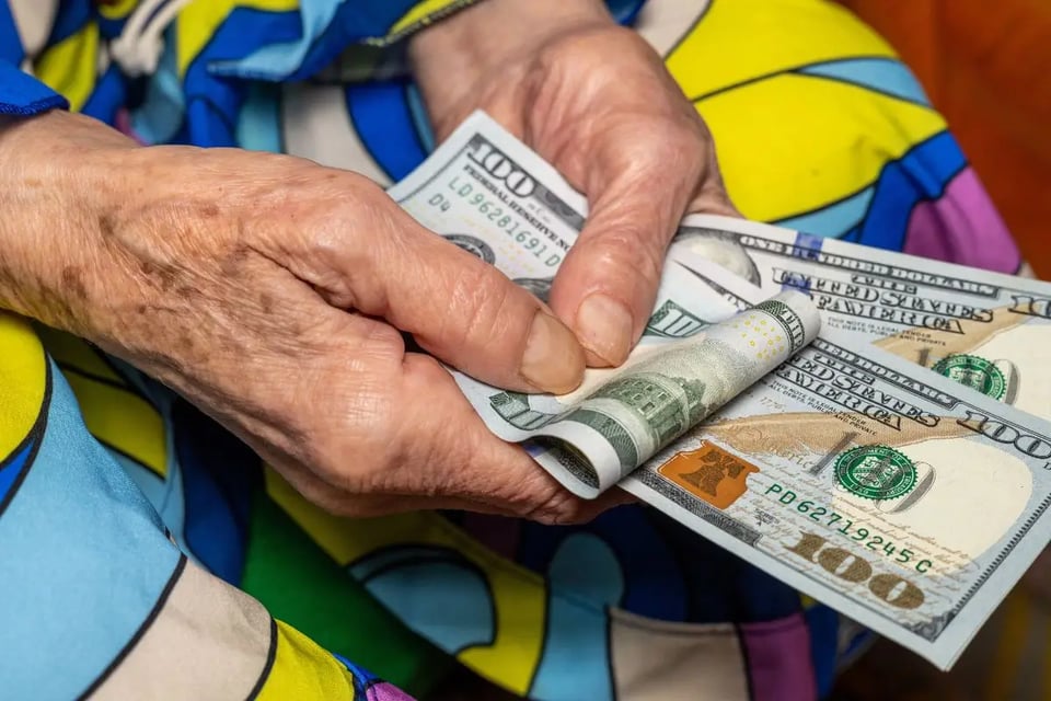¿Por qué el dólar bajó en México, RD y Colombia hoy?