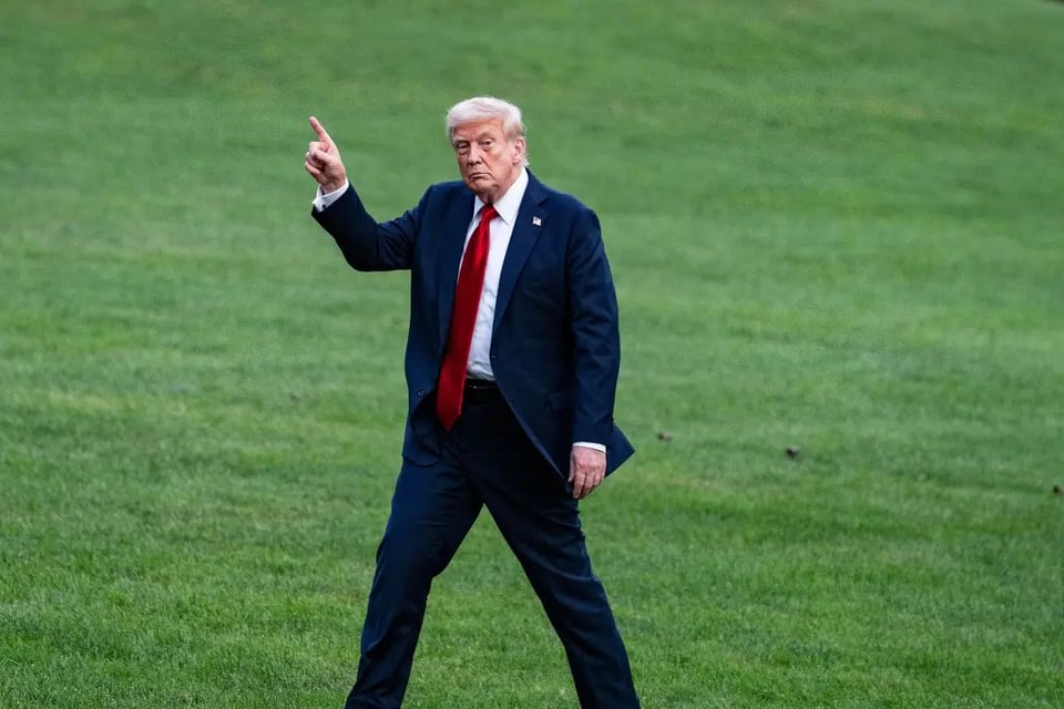 Gobierno de Trump vigilará envíos de dinero desde EE.UU. ¿Qué significa para los latinos?