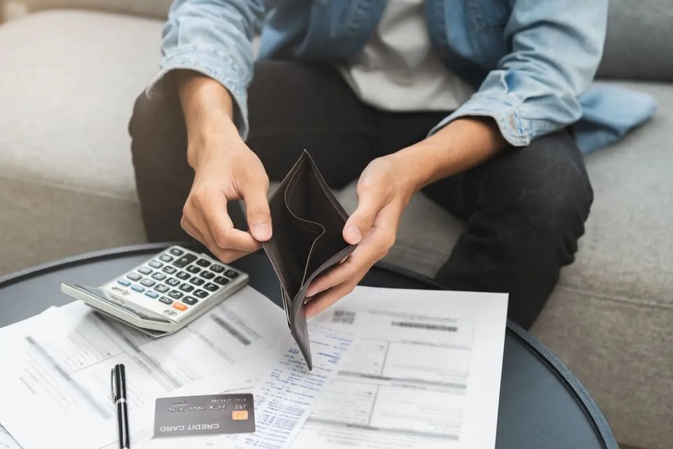 ¿Un préstamo personal puede ayudar a consolidar deudas y ahorrar dinero?