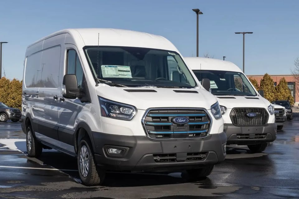 Ford retira más de 32.000 E-Transit 2022-2025 por riesgo de accidente