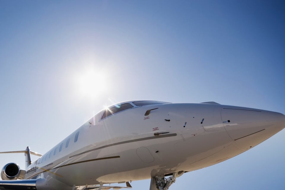 Jet y avión militar evitan colisión cerca de Venezuela
