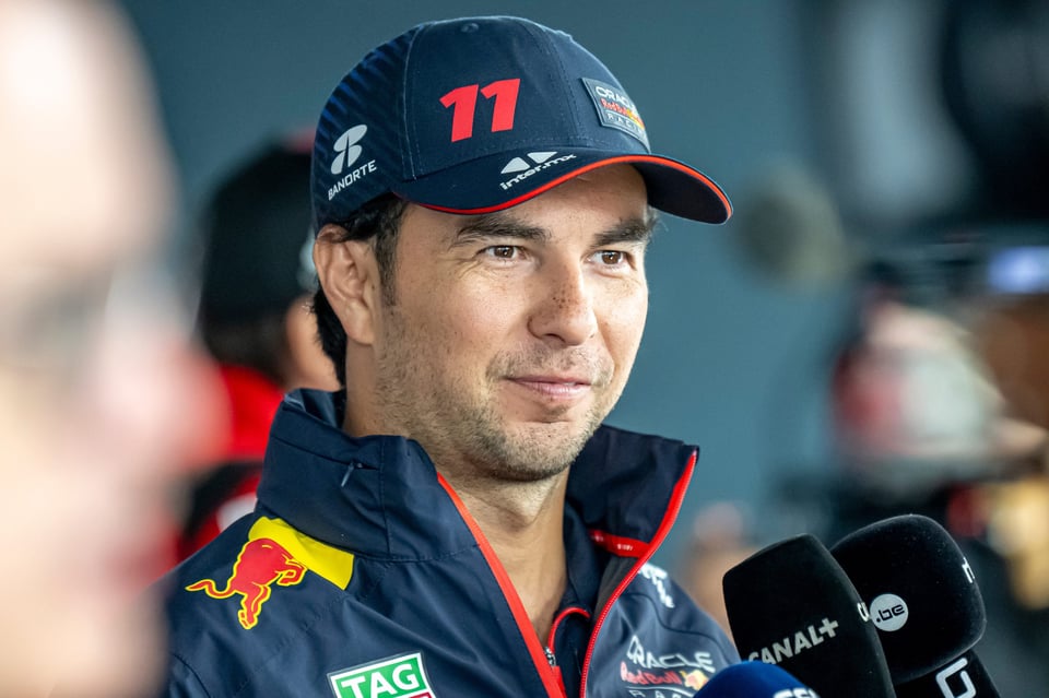 Checo Pérez prueba por primera vez el monoplaza de Cadillac