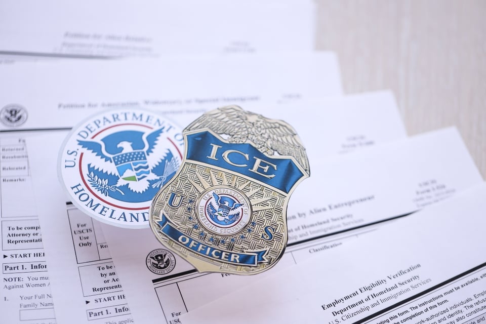 Hispano detenido por ICE en entrevista migratoria familiar