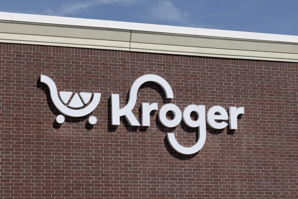 Auto se estrella en un Kroger de Georgia; reportan varios heridos