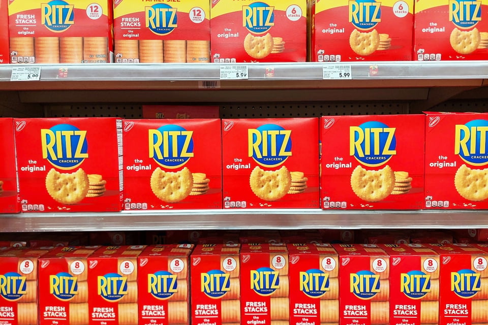 Error de etiquetado provoca retiro de galletas Ritz en varios estados