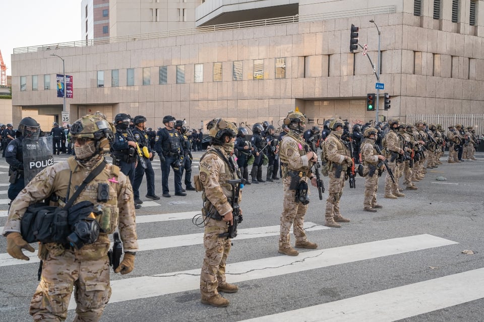 Juez frena despliegue de la Guardia Nacional en Los Ángeles