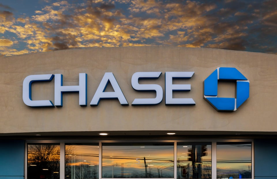 Chase Bank confirma cierre total de sus 5,090 sucursales por 48 horas y advierte retrasos en operaciones featured image