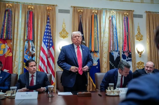Trump ordenó revisar y congelar solicitudes green card y ciudadanía a inmigrantes de 19 países