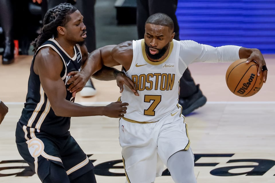 Jaylen Brown lidera paliza de Celtics sobre Hawks en Atlanta