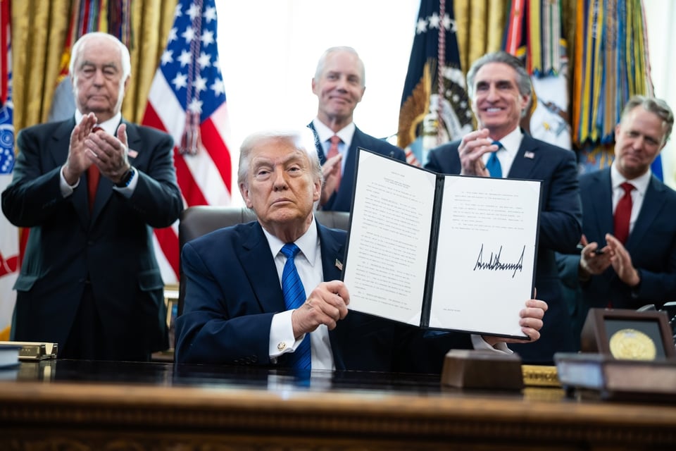 Trump amenaza a Irán con una flota “más grande” que la usada en Venezuela
