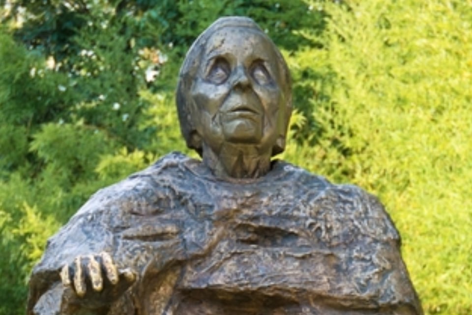 Profecías de Baba Vanga resurgen tras nueva marca en la mano de Trump y eventos extremos en el mundo