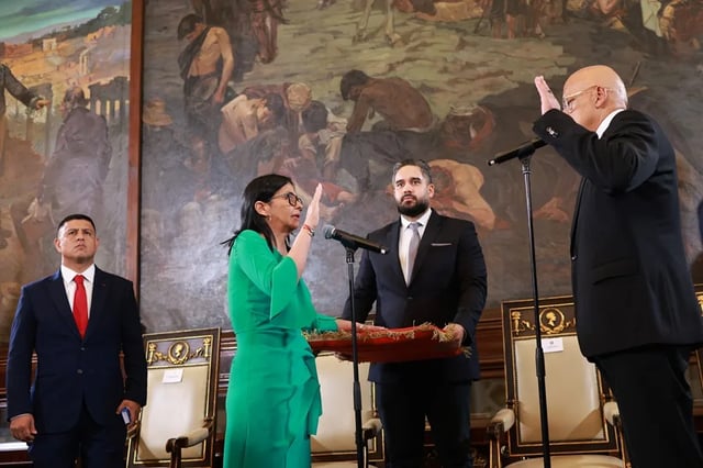 Delcy Rodríguez asume como presidenta encargada y el chavismo cierra filas en Venezuela