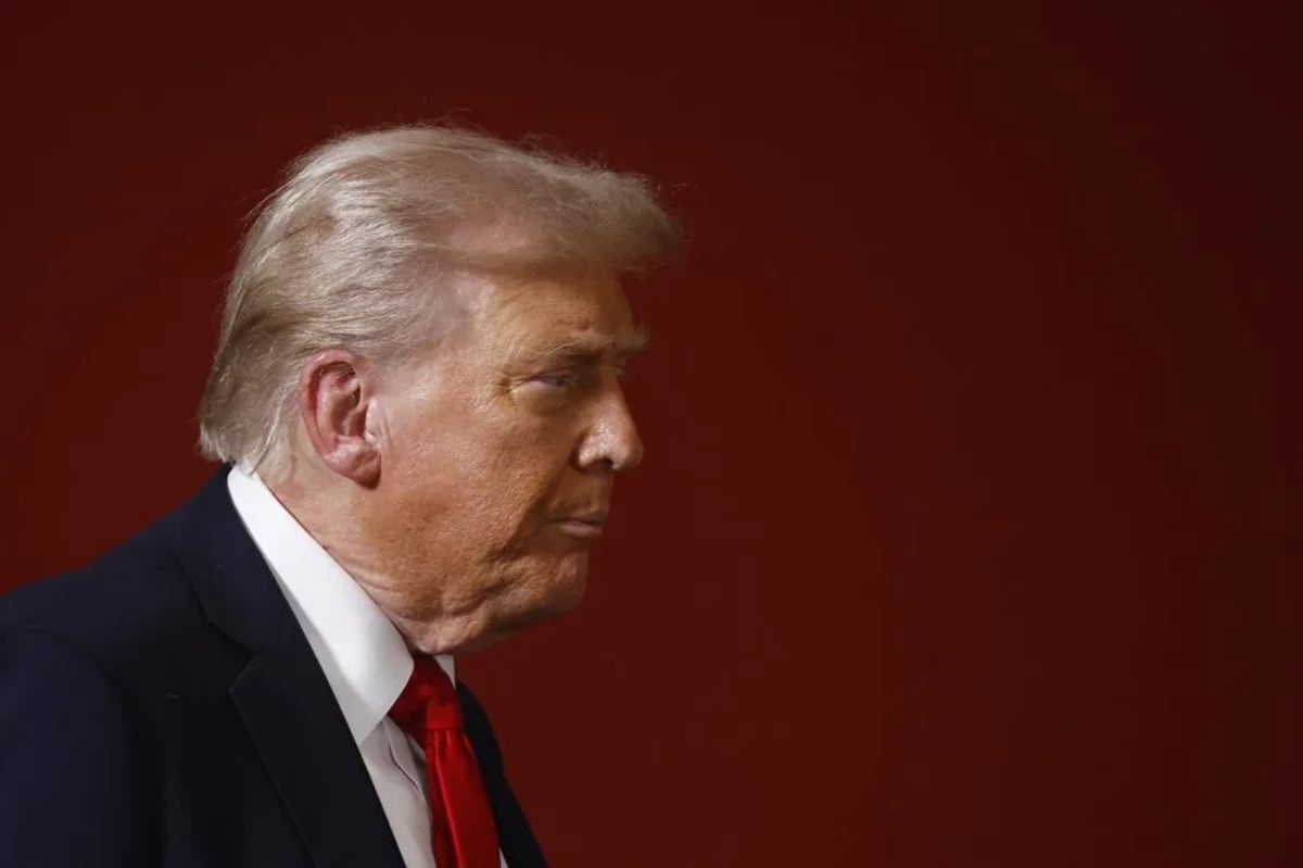 Trump niega presiones y mantiene en suspenso ataque a Irán