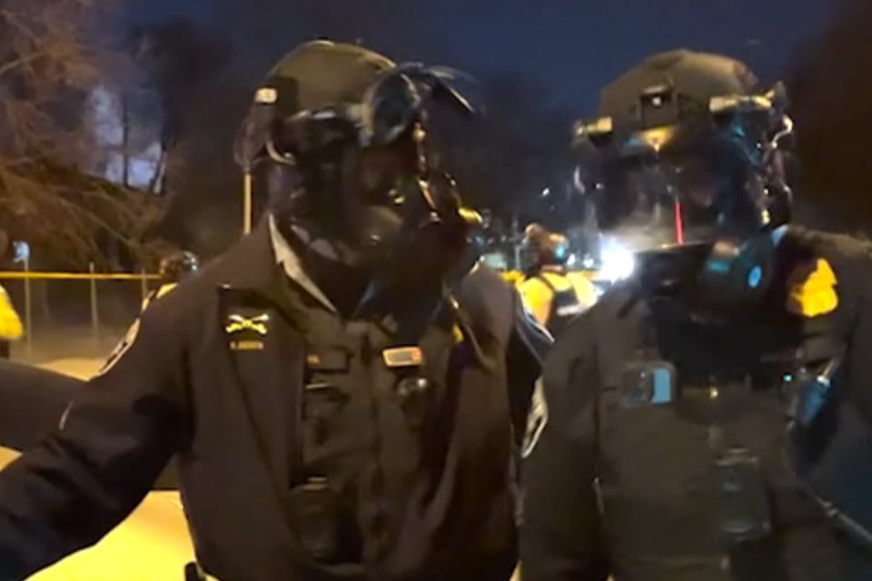 Protestas y choque con agentes tras tiroteo en Minneapolis