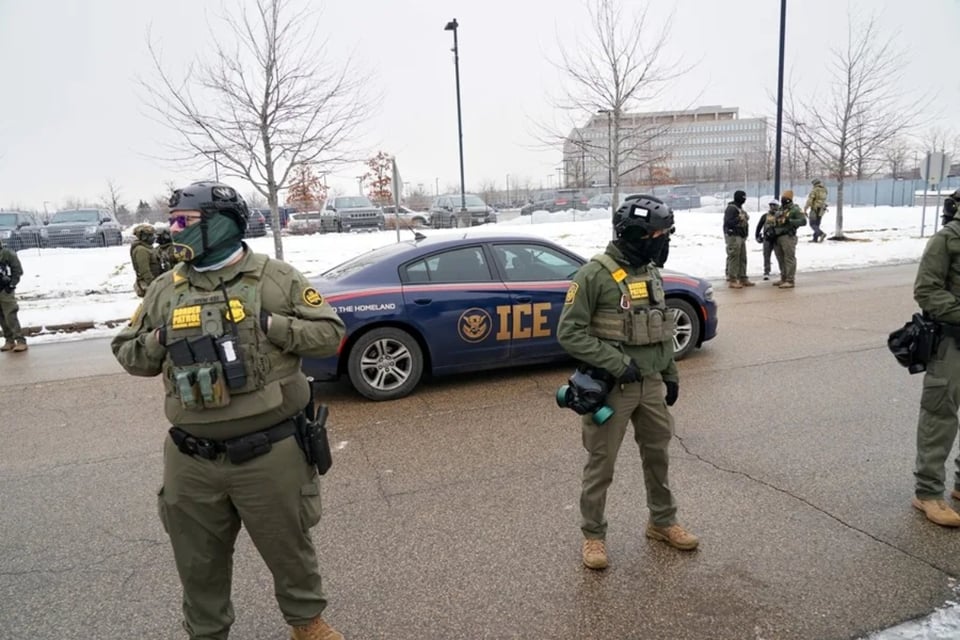 Tom Homan supervisa redadas puerta a puerta en Minnesota