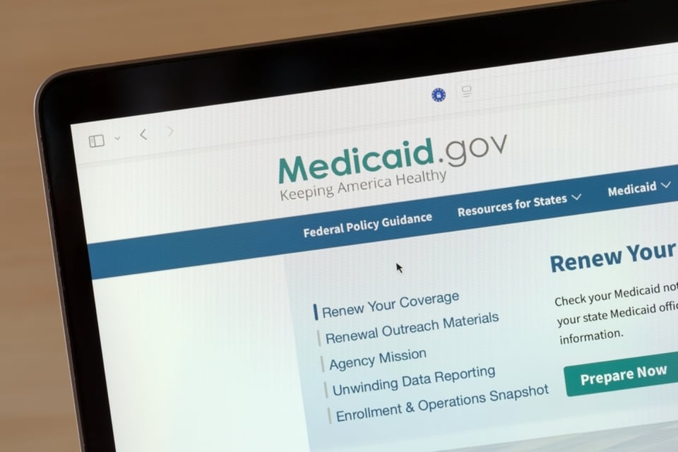 Millones de latinos perderían seguro médico por decisiones políticas en Florida