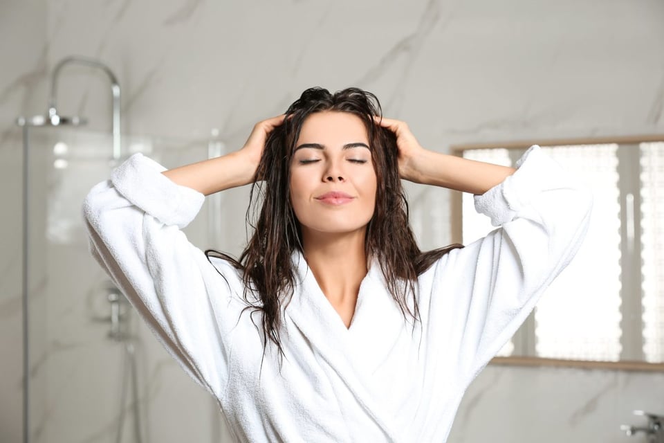 ¿Notas más caída del cabello? Prueba estos cuidados caseros!