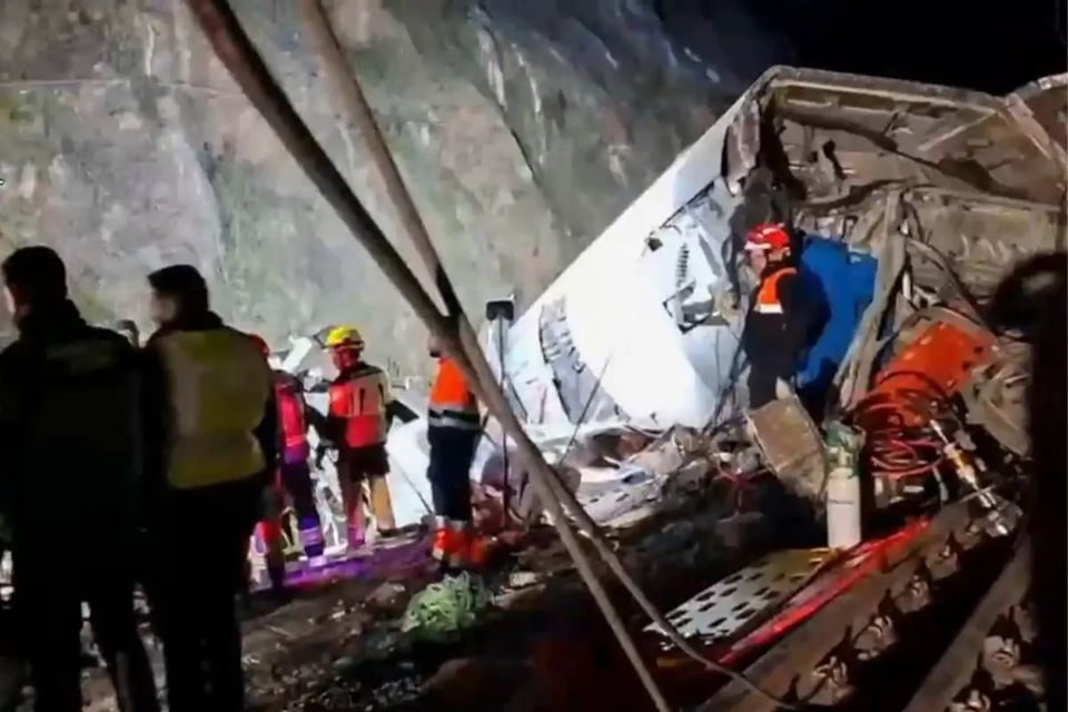Tragedia en España: Chocan dos trenes de alta velocidad y dejan 39 muertos y 73 heridos