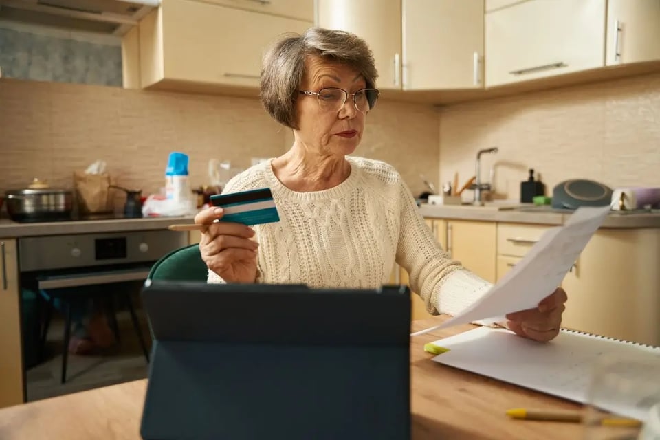 4 opciones para consolidar deuda de tarjetas de crédito: lo que debes saber si eres jubilado