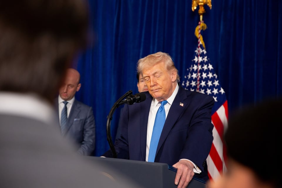 Trump enfrenta demanda por eliminar programa migratorio clave
