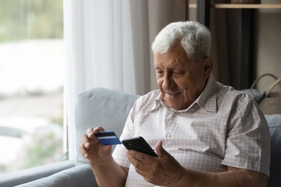 ¿Eres jubilado y tienes deudas? Descubre 5 estrategias para pagar tus tarjetas de crédito