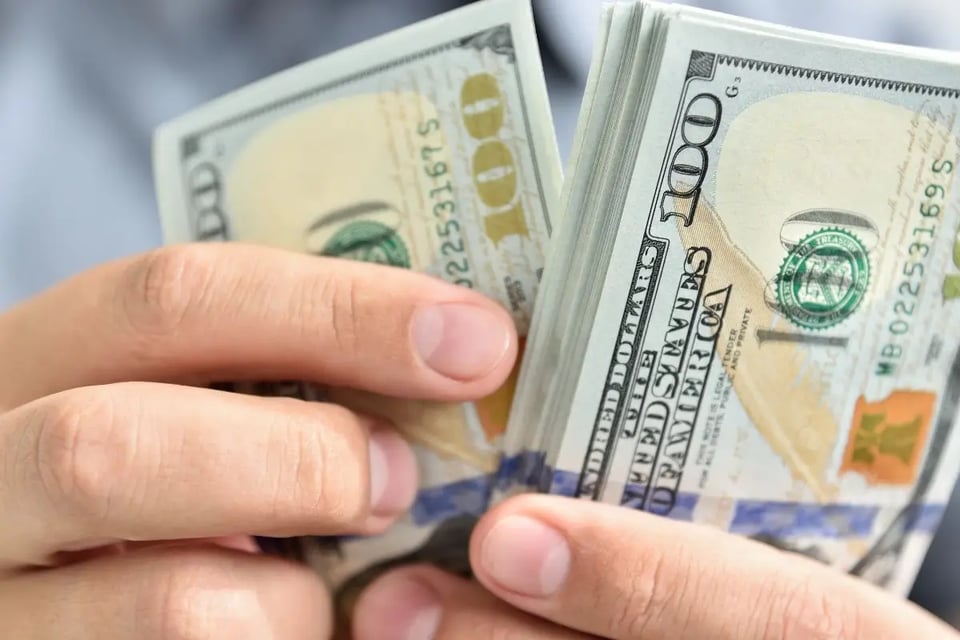 El precio del dólar ahora: así se movió en México, Colombia y RD