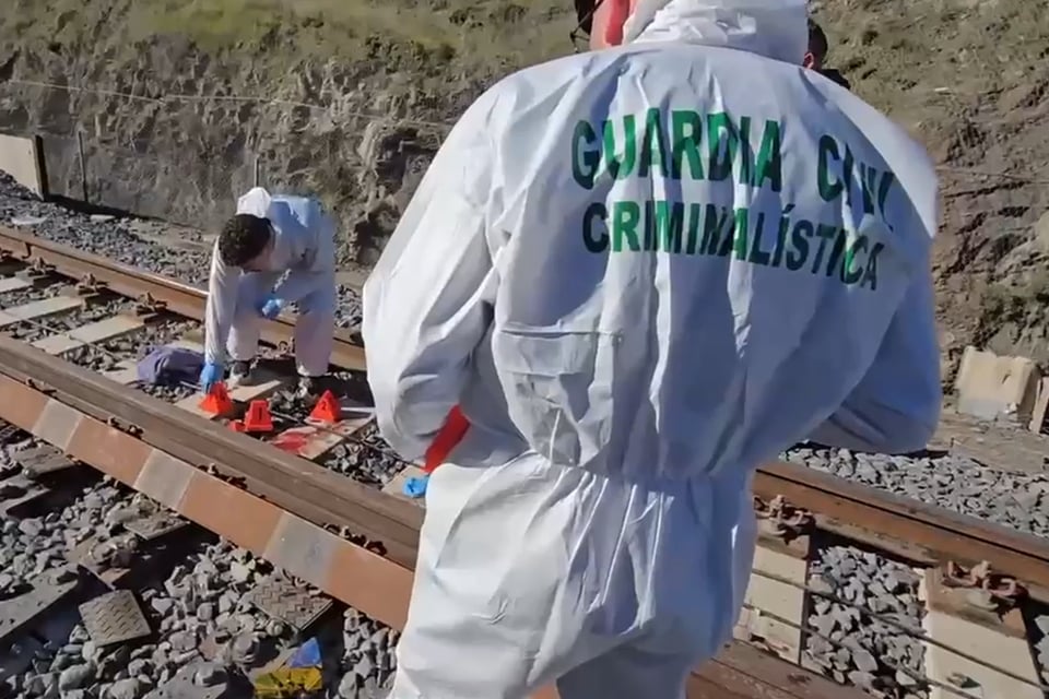 Tragedia ferroviaria en España: buscan identificar víctimas