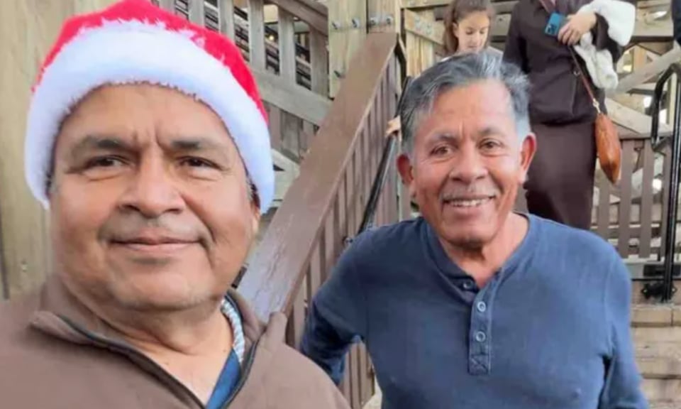 Hispanos estaban buscando trabajo afuera de Home Depot y un milagro les llegó: ahora tienen más de 100 mil dólares!