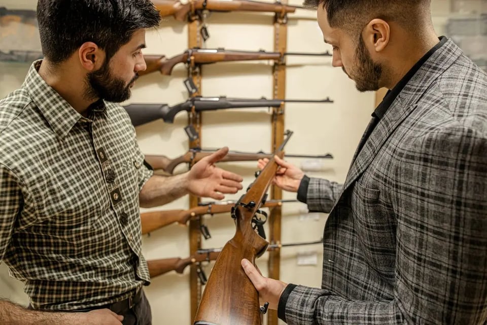 ¿Peligroso? Avanza ley en Florida que baja a 18 años la edad para comprar rifles y escopetas