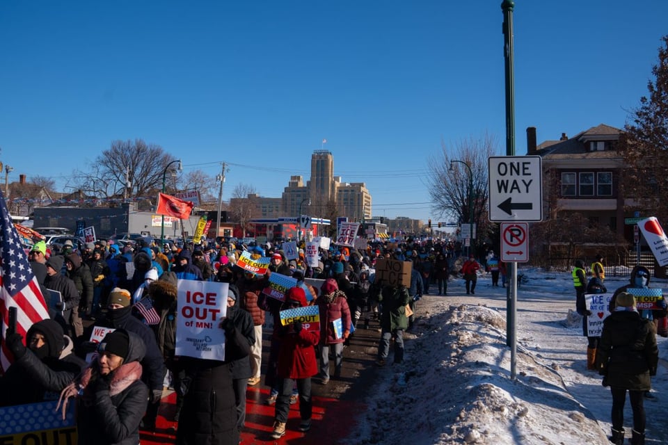 minnesota, escuelas, ice, estudiantes, protesta 