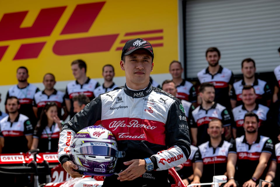 Ferrari corta su relación con Zhou Guanyu featured image