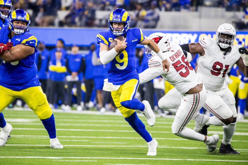 Matthew Stafford evita lesión grave y tranquiliza a Rams
