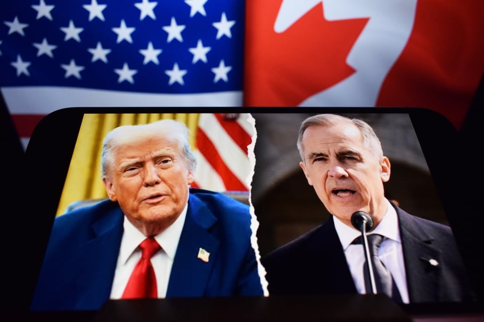 Trump amenaza con arancel del 100 % a Canadá si pacta con China