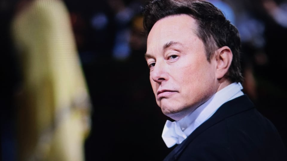 Correos revelados exponen contacto entre Musk y Epstein